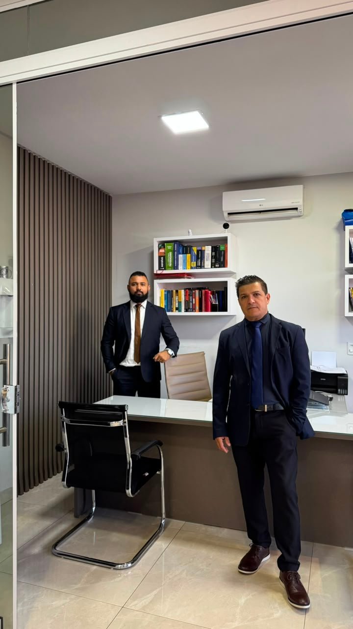 Dr. Marlon Almeida e Equipe